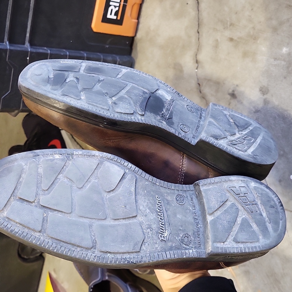 Blundstone Leather Chelsea Boots - Picture 5 of 5